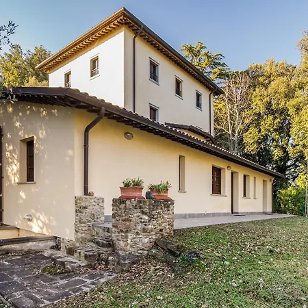 Casa vacanze Mansion In With Pool & Garden